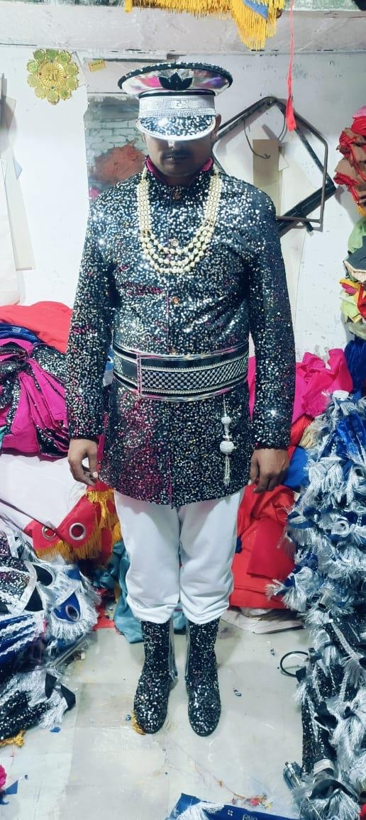 Band artist in uniform